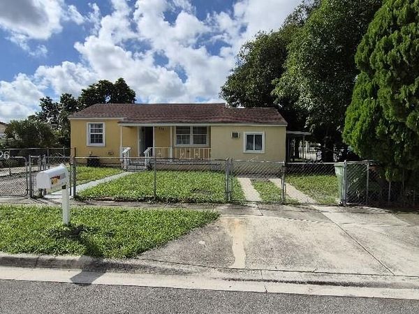 610 E 6th Pl , Hialeah, FL 33010