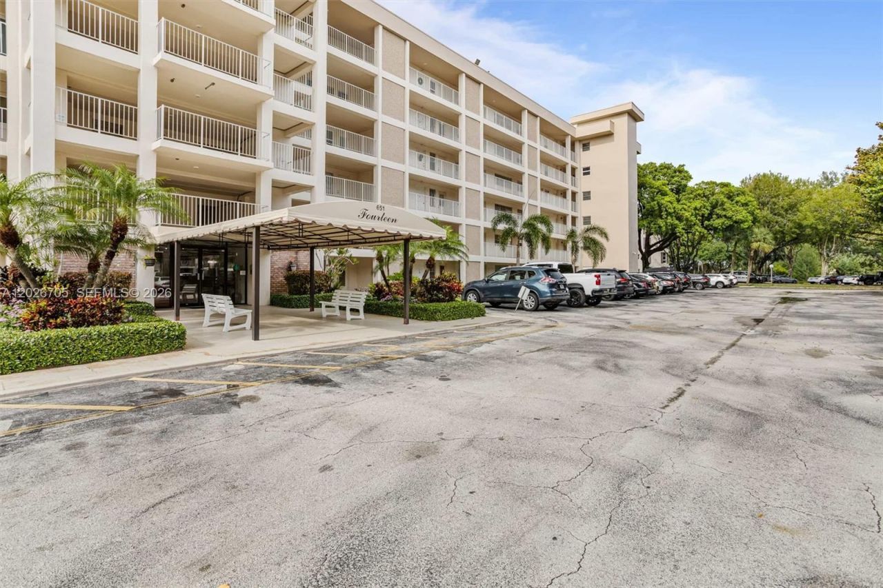 2651 S Course Dr, Unit 201, Pompano Beach, FL 33069 Photo