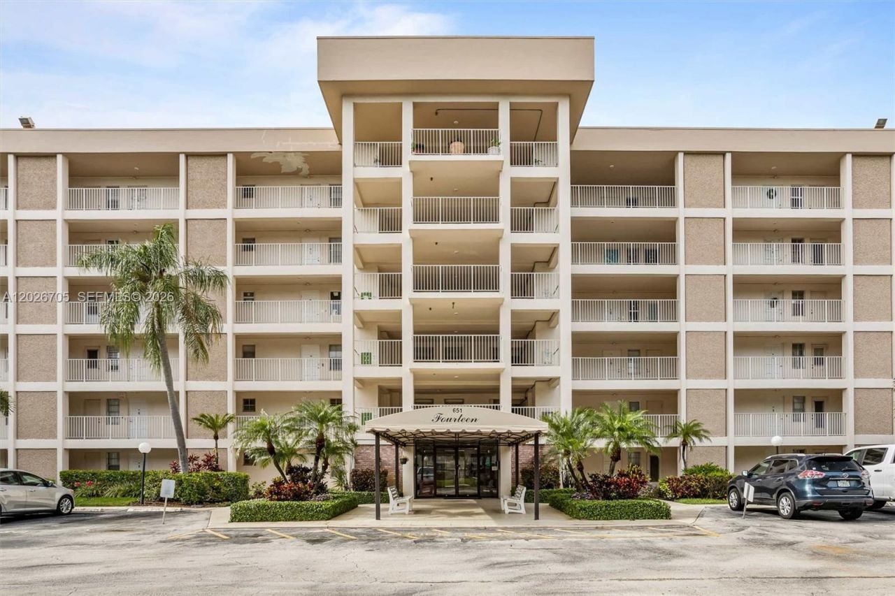 2651 S Course Dr, Unit 201, Pompano Beach, FL 33069 Photo