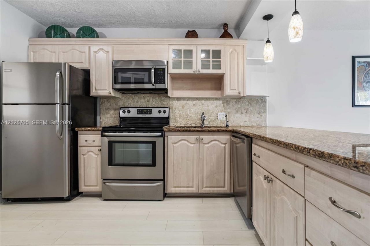 2651 S Course Dr, Unit 201, Pompano Beach, FL 33069 Photo