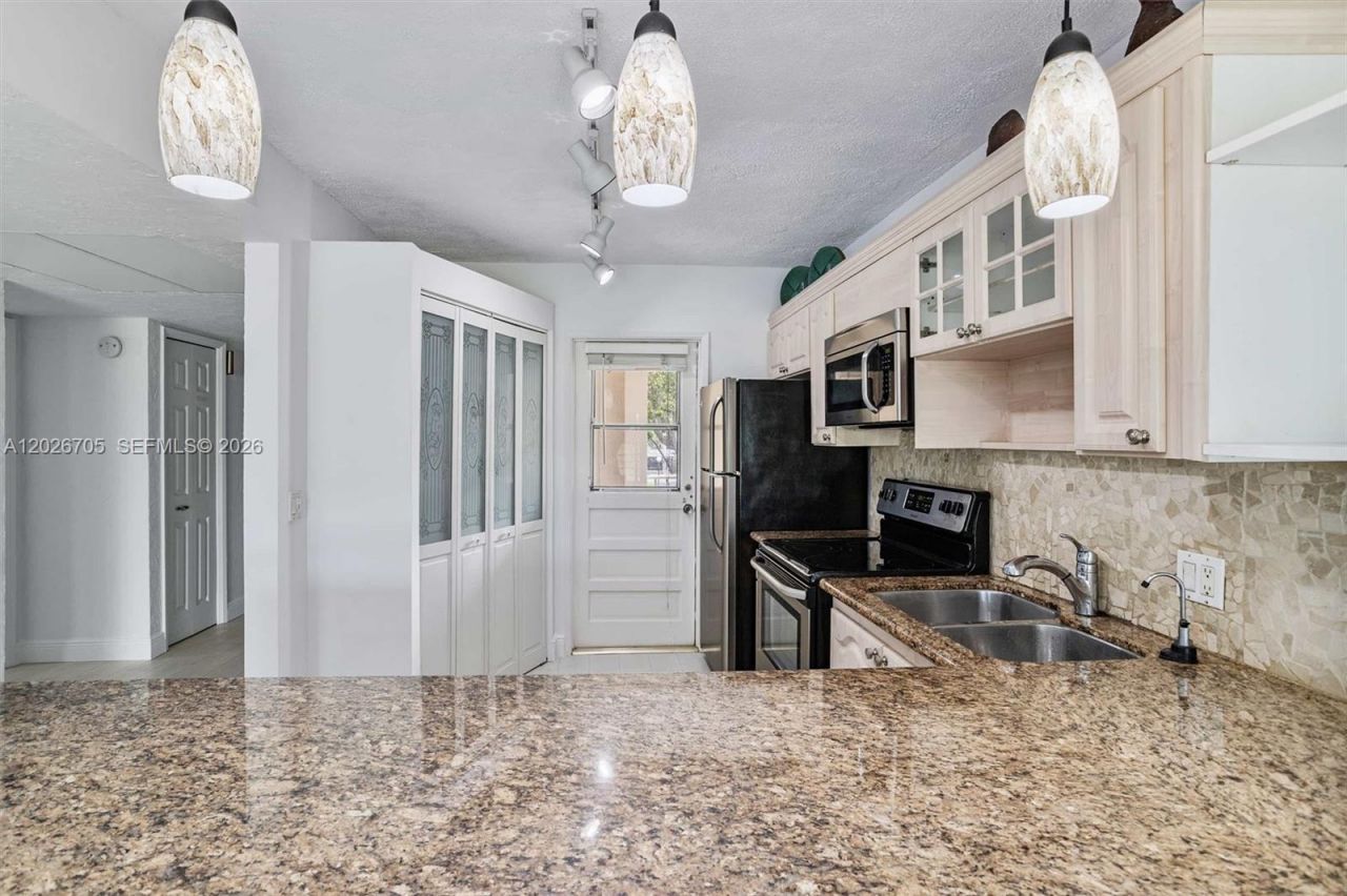 2651 S Course Dr, Unit 201, Pompano Beach, FL 33069 Photo