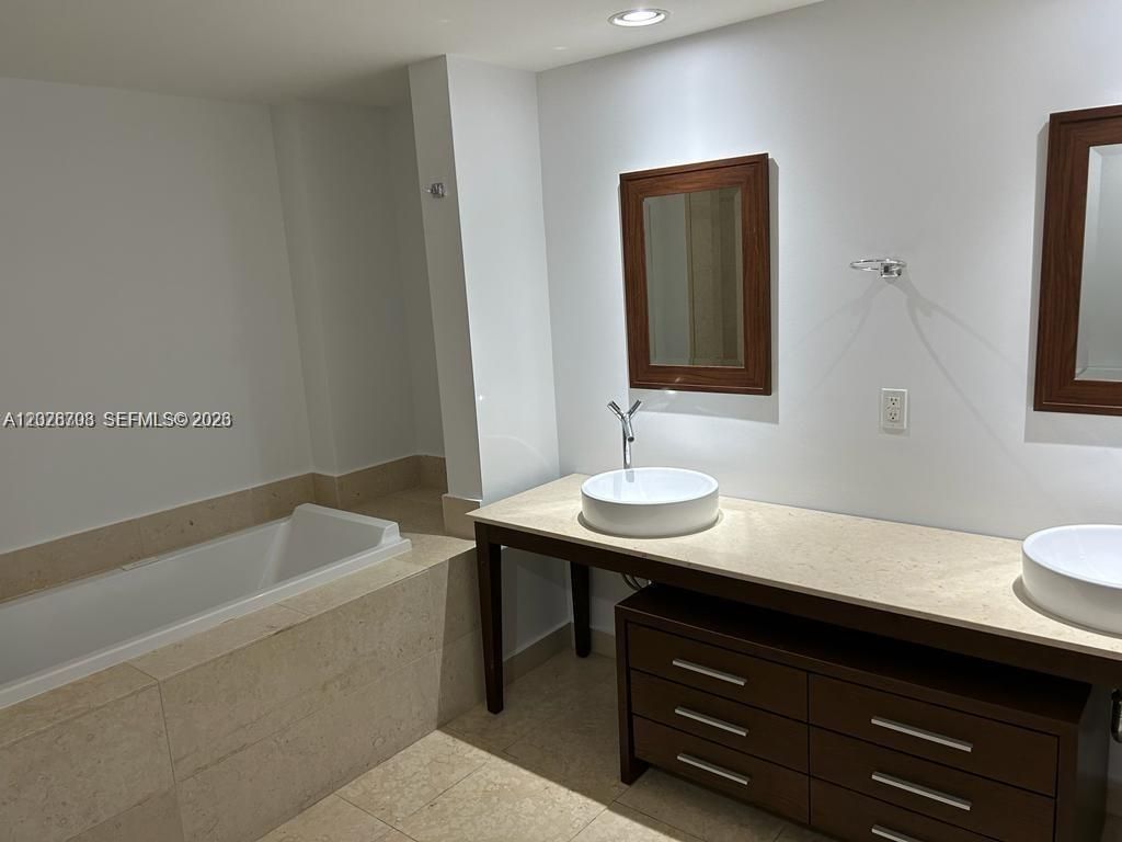 495 Brickell Ave, Unit 3203, Miami, FL 33131 Photo