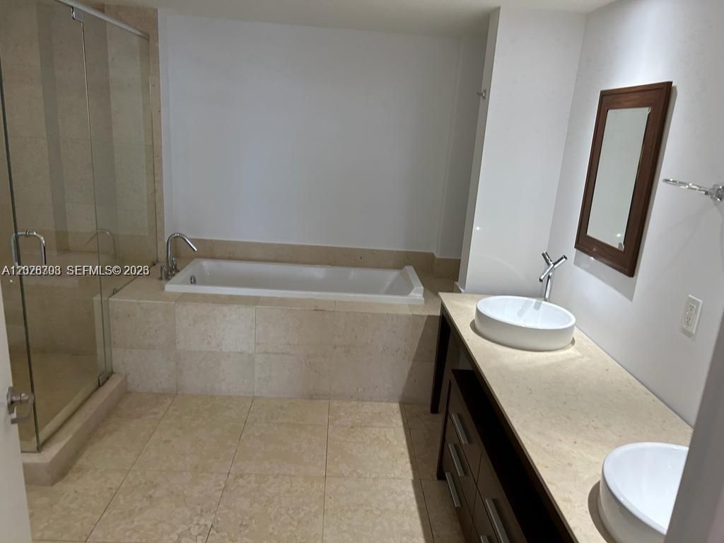 495 Brickell Ave, Unit 3203, Miami, FL 33131 Photo