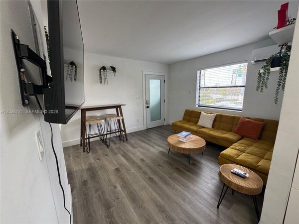 584 NW 30th St , Unit 3, Miami, FL 33127