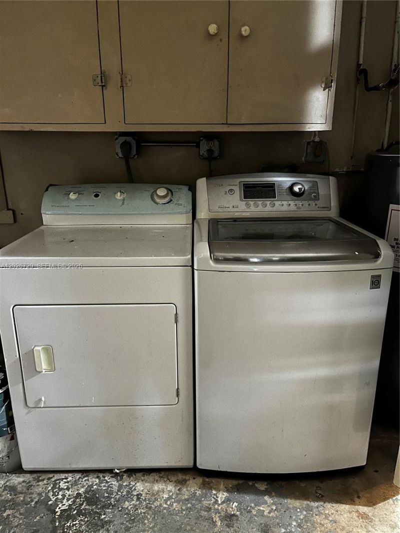 2420 NW 64th Ter , Sunrise, FL 33313 Photo