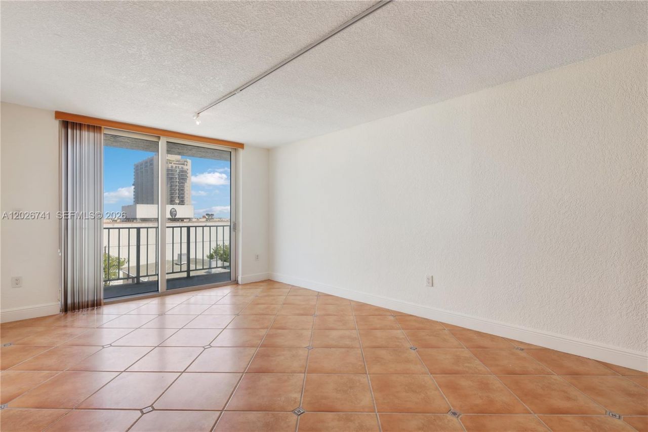 6801 Indian Creek Dr, Unit 602, Miami Beach, FL 33141 Photo