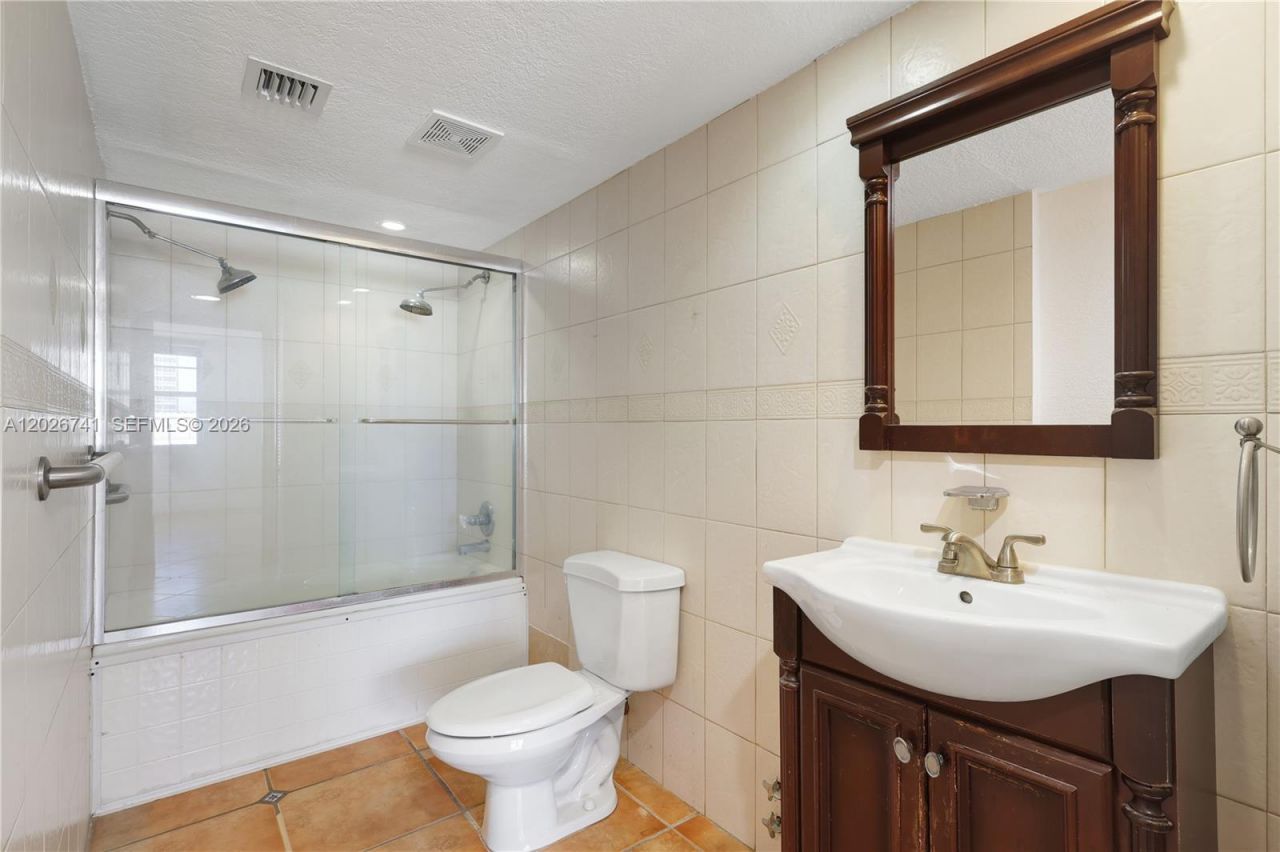 6801 Indian Creek Dr, Unit 602, Miami Beach, FL 33141 Photo