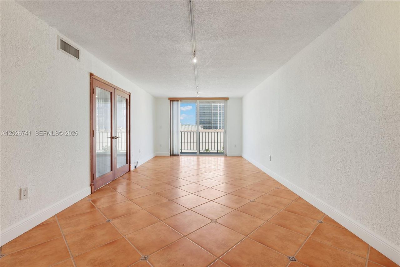 6801 Indian Creek Dr, Unit 602, Miami Beach, FL 33141 Photo