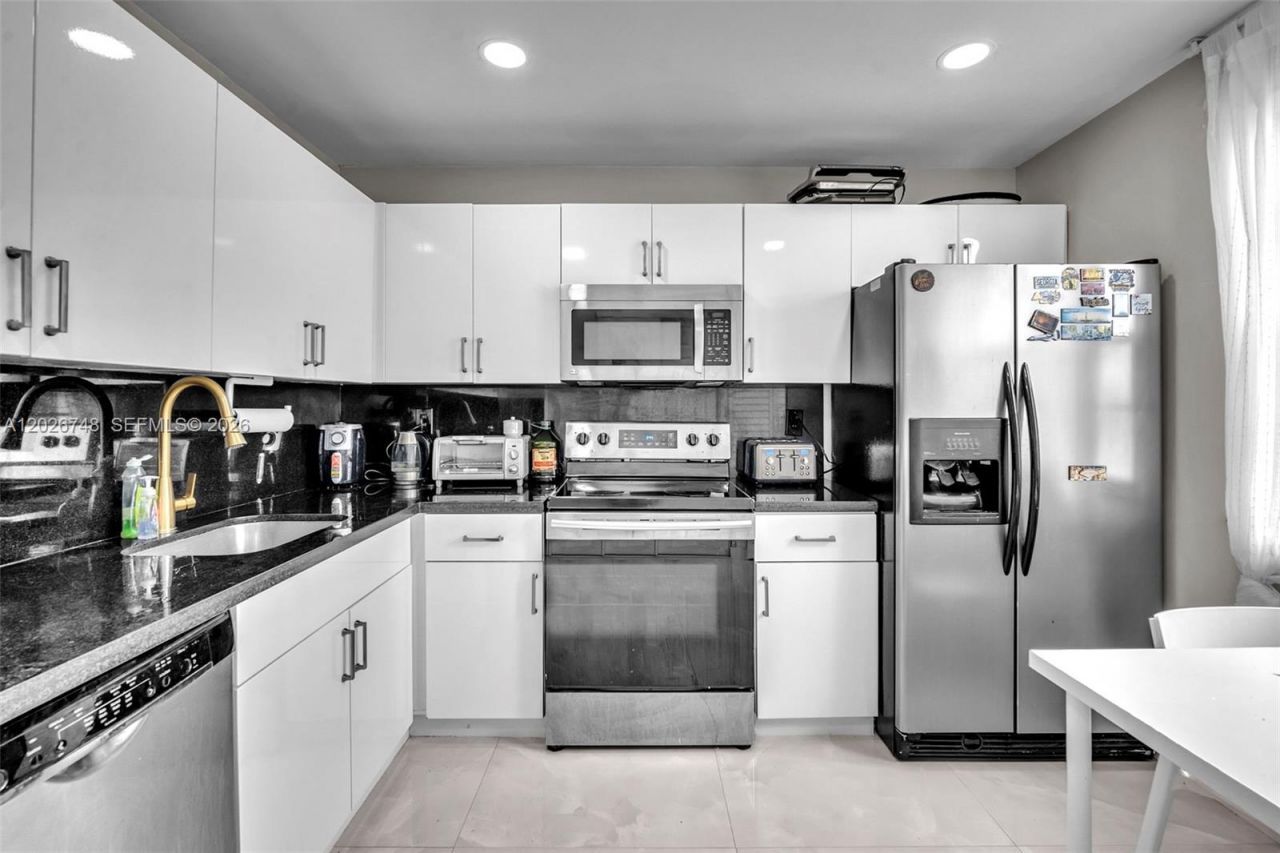 3571 Magellan Cir , Unit 343-4, Aventura, FL 33180 Photo