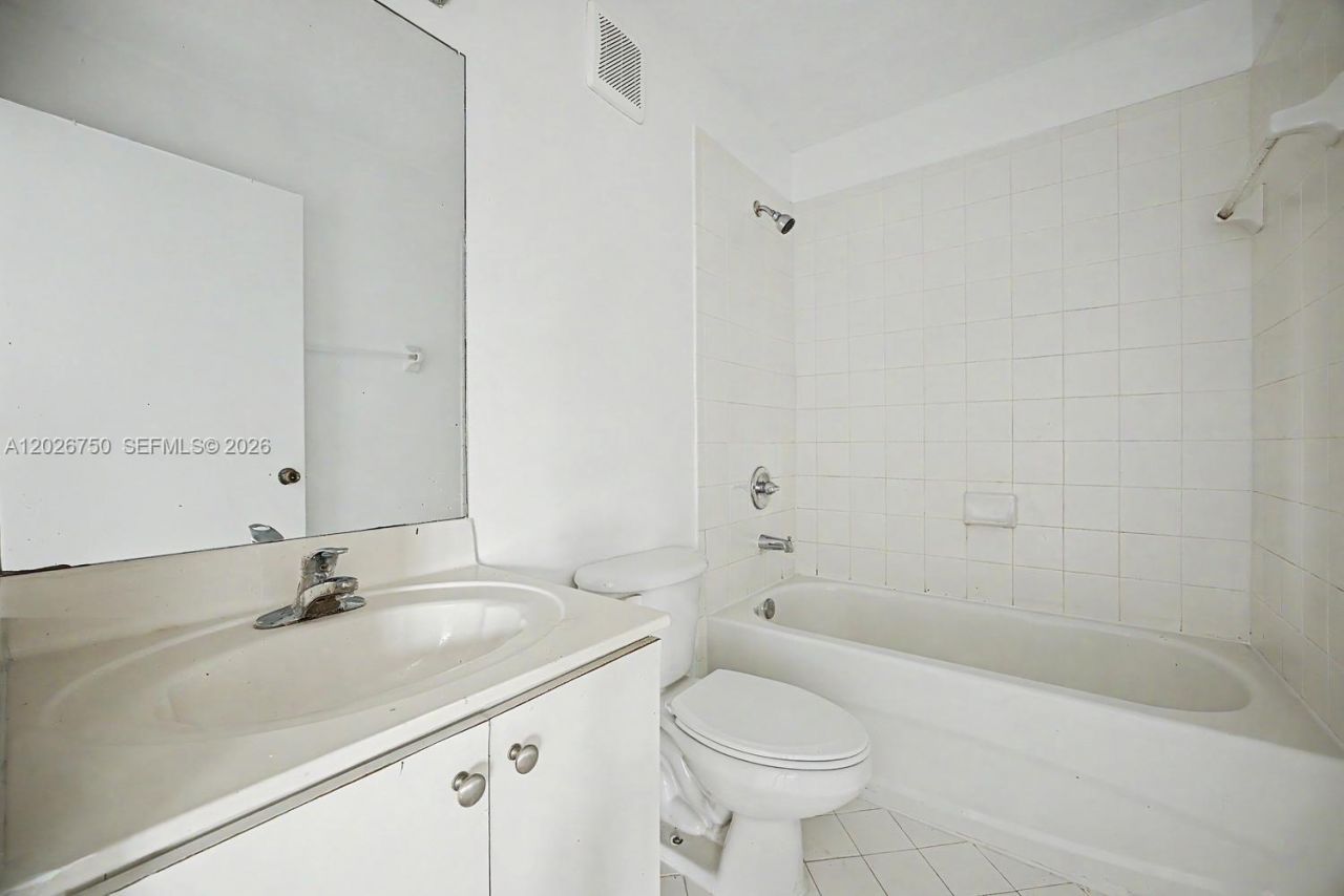 1241 SE 29th St, Unit 203-27, Homestead, FL 33035 Photo