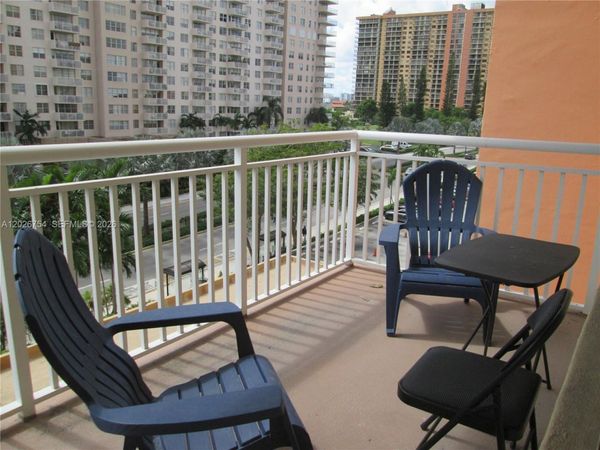 251 174th St , Unit 411, Sunny Isles Beach, FL 33160