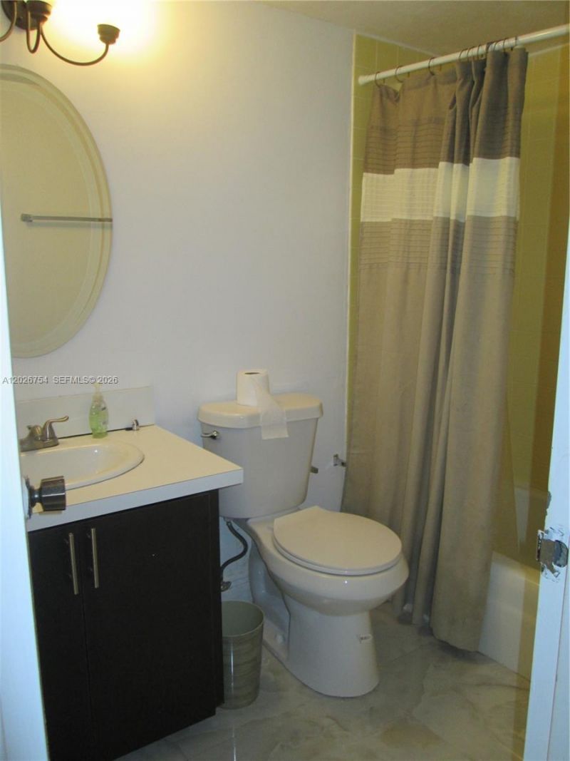 251 174th St , Unit 411, Sunny Isles Beach, FL 33160 Photo