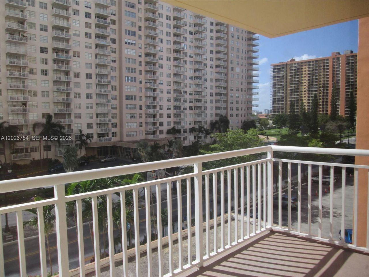 251 174th St , Unit 411, Sunny Isles Beach, FL 33160 Photo