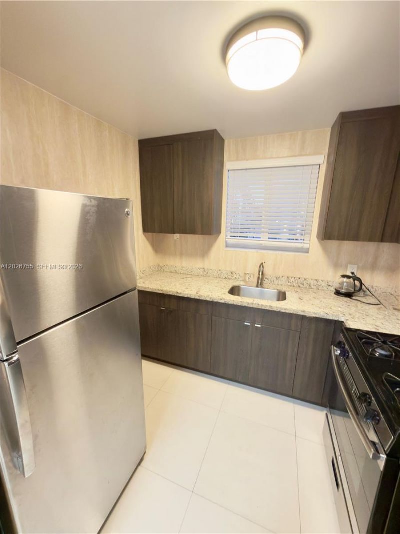 1029 94th St , Unit 12, Bay Harbor Islands, FL 33154 Photo