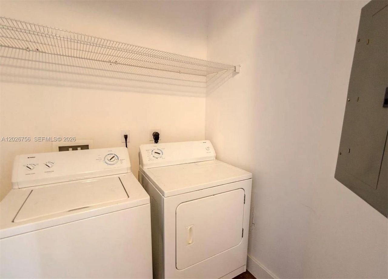1791 NE Miami Gardens Dr , Unit E405, Miami, FL 33179 Photo