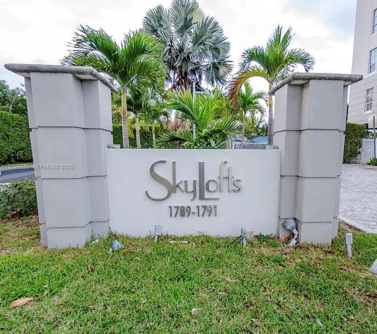 1791 NE Miami Gardens Dr , Unit E405, Miami, FL 33179 Photo