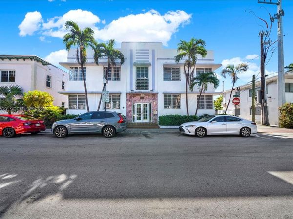 610 8th St , Unit 102R, Miami Beach, FL 33139