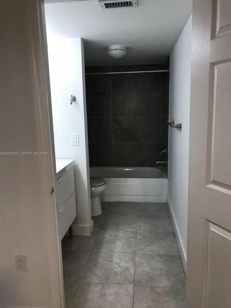 462 NE 210th Cir Ter , Unit 101-9, Miami, FL 33179 Photo