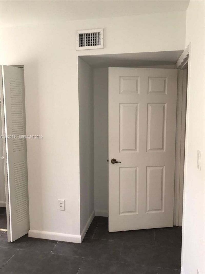 462 NE 210th Cir Ter , Unit 101-9, Miami, FL 33179 Photo