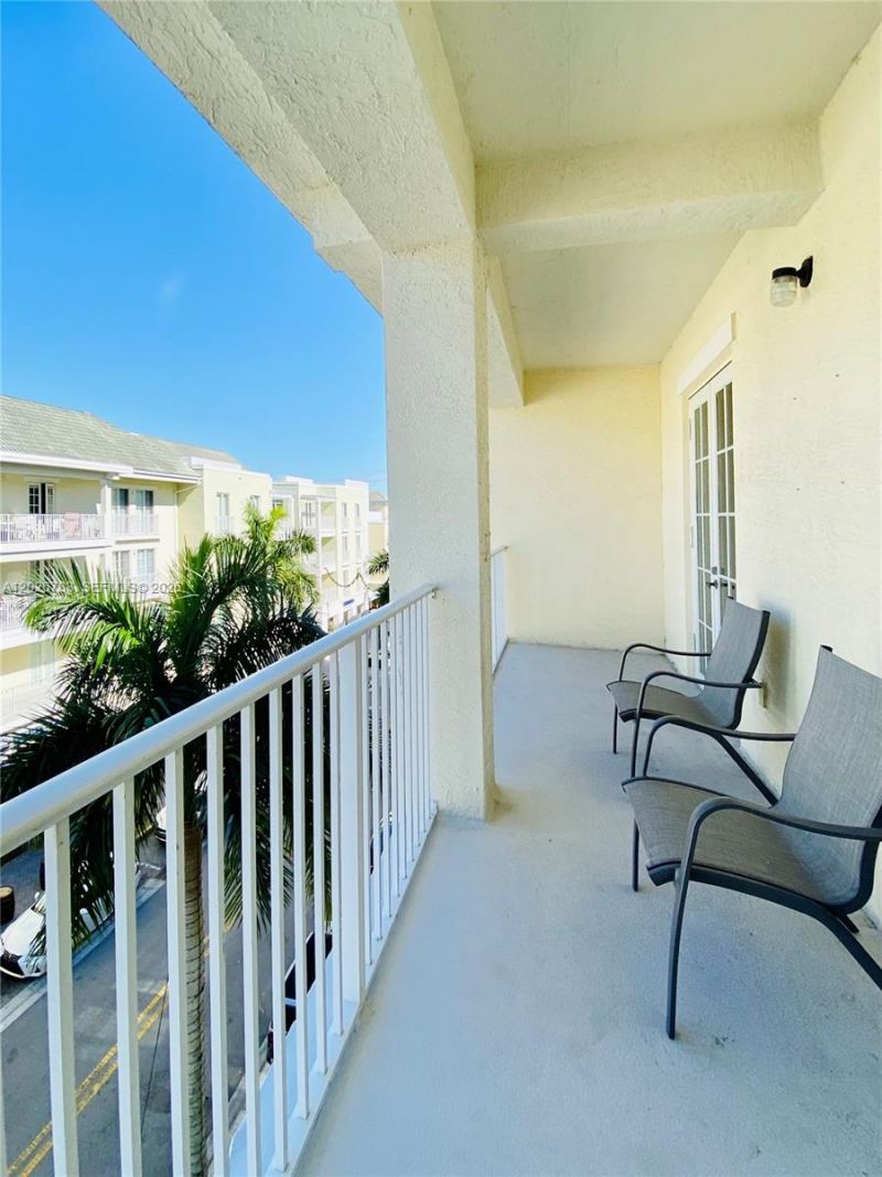 1200 Town Center Dr, Unit 422, Jupiter, FL 33458 Photo