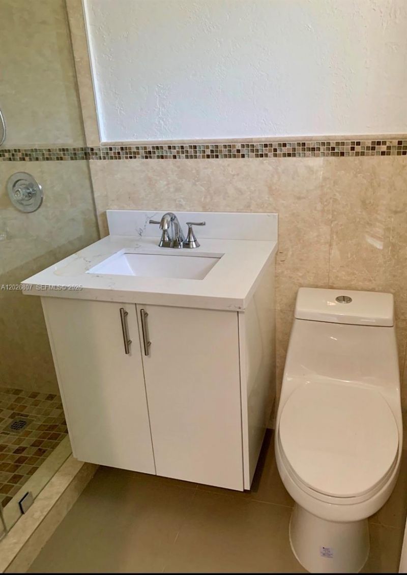 6498 Collins Ave , Unit 41, Miami Beach, FL 33141 Photo