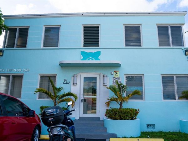 855 SW 7th St , Miami, FL 33130