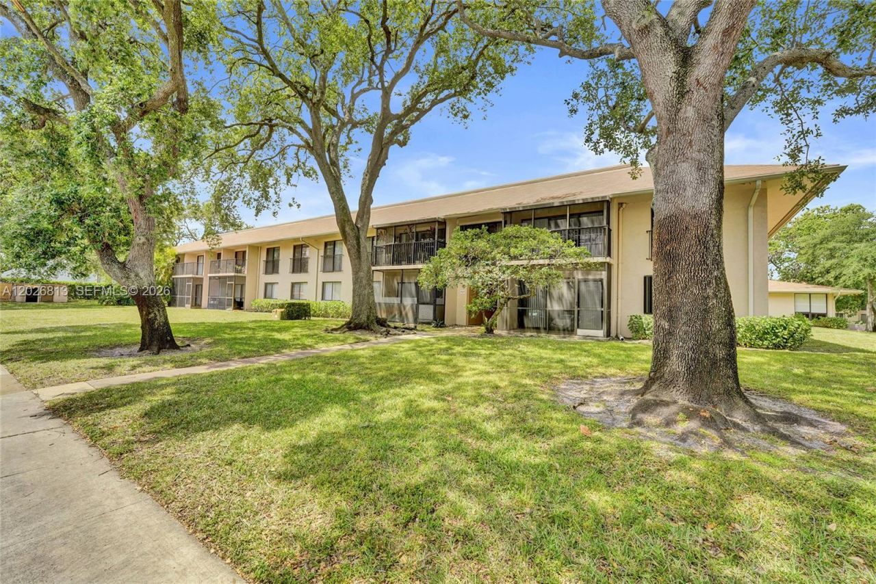 5805 Washington St, Unit 14, Hollywood, FL 33023 Main Photo