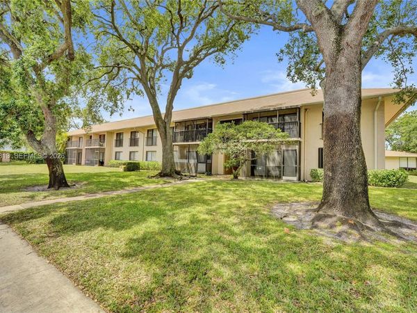 5805 Washington St, Unit 14, Hollywood, FL 33023