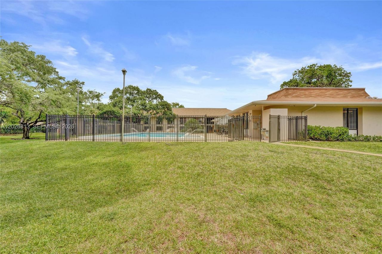 5805 Washington St, Unit 14, Hollywood, FL 33023 Photo