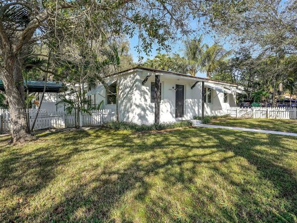 5985 SW 41st St , Unit Front, Miami, FL 33155