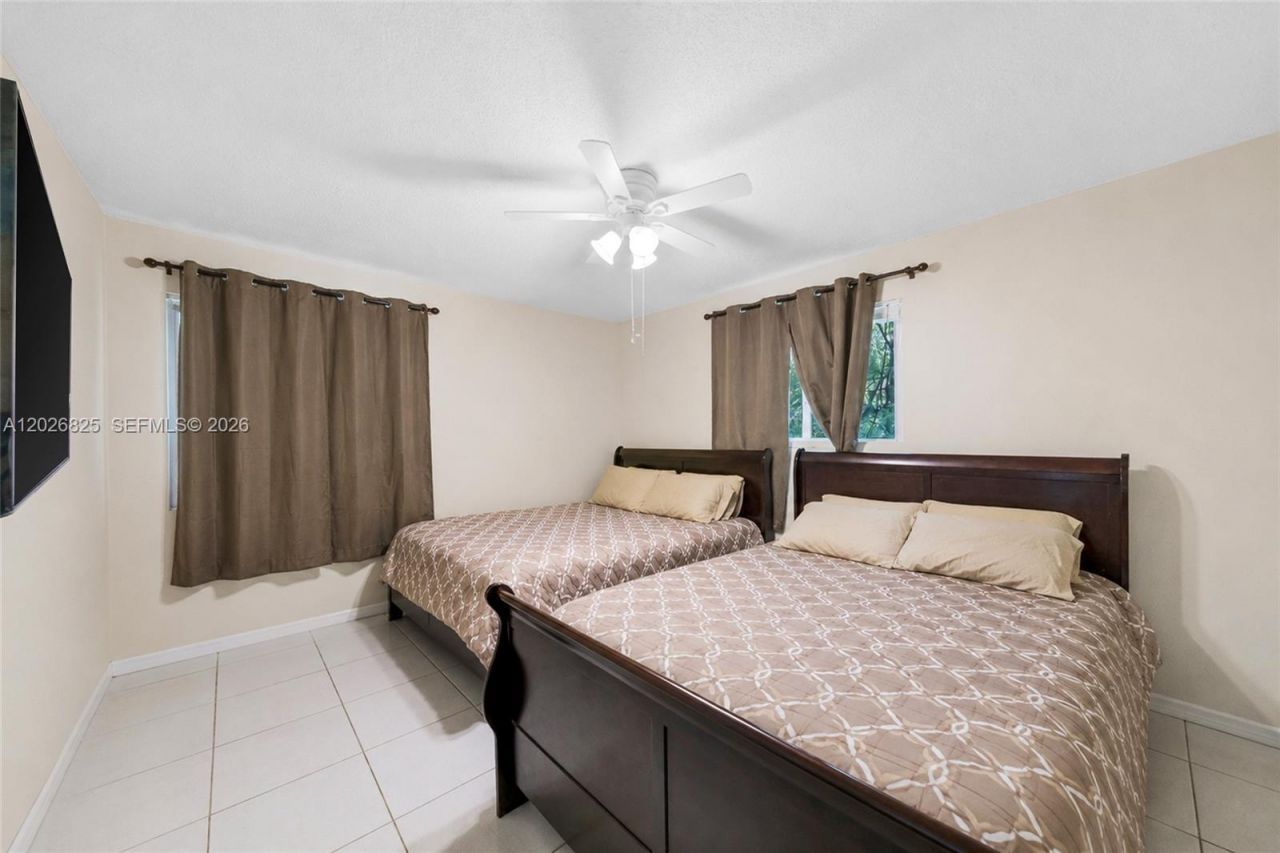 840 NW 4th St , Miami, FL 33128 Photo