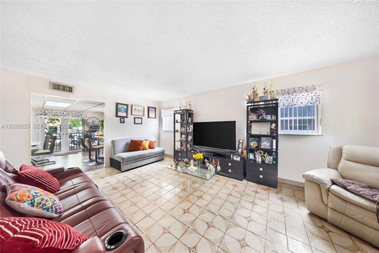 840 NW 4th St , Miami, FL 33128 Photo