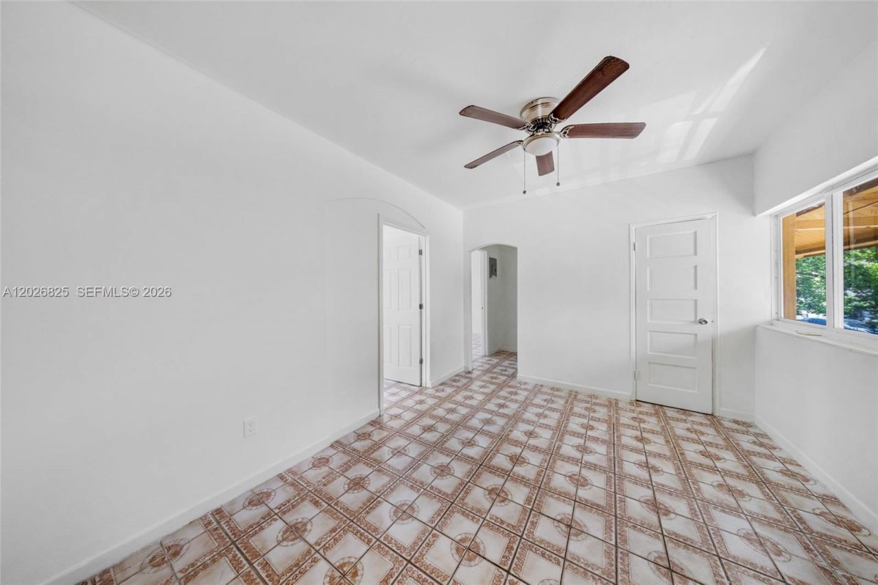 840 NW 4th St , Miami, FL 33128 Photo