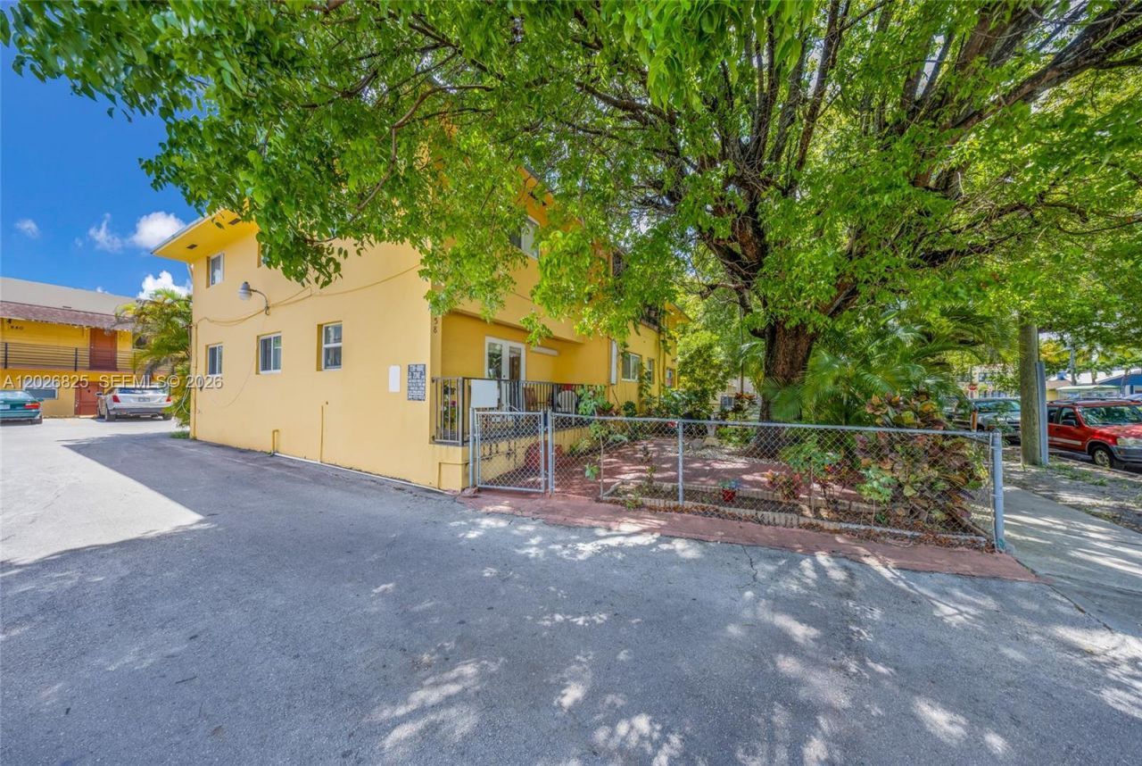 840 NW 4th St , Miami, FL 33128 Photo