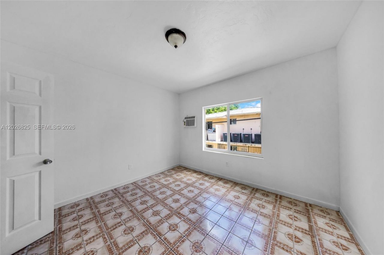 840 NW 4th St , Miami, FL 33128 Photo
