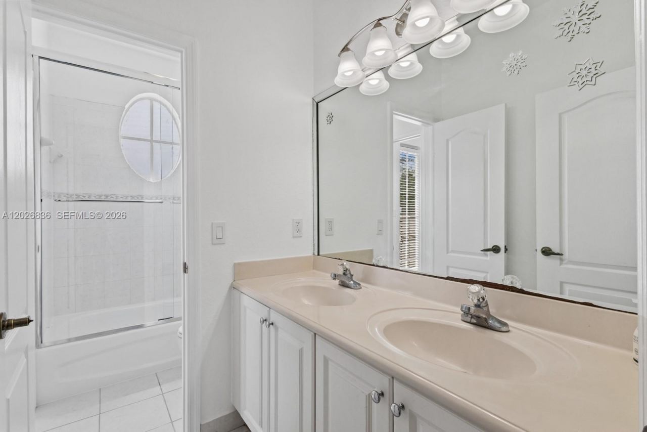 8610 NW 110th Ave , Doral, FL 33178 Photo
