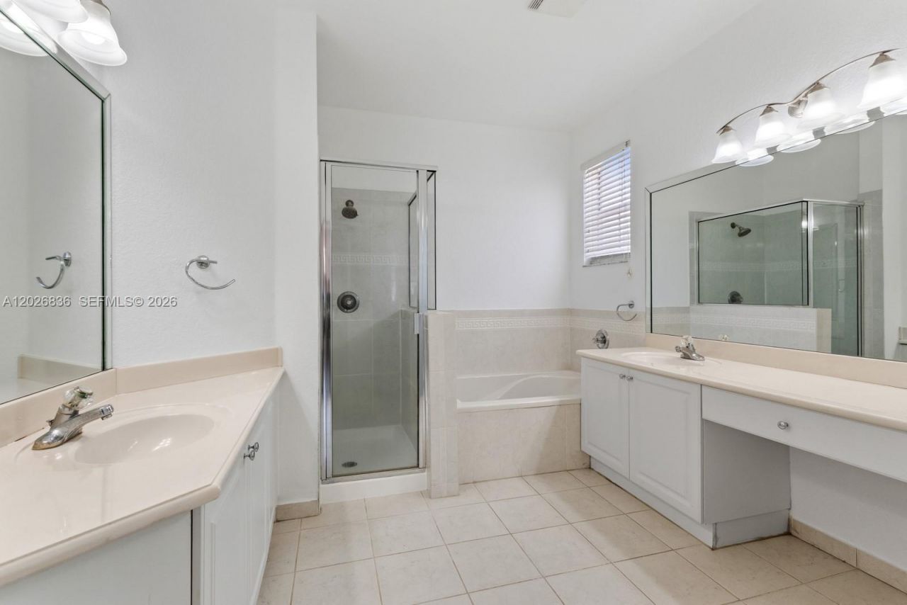 8610 NW 110th Ave , Doral, FL 33178 Photo