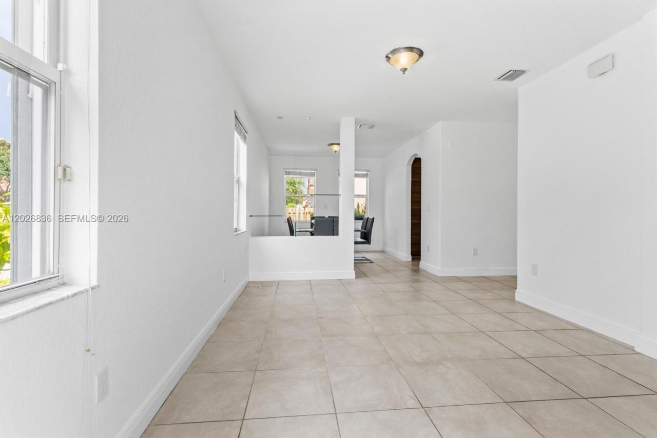 8610 NW 110th Ave , Doral, FL 33178 Photo