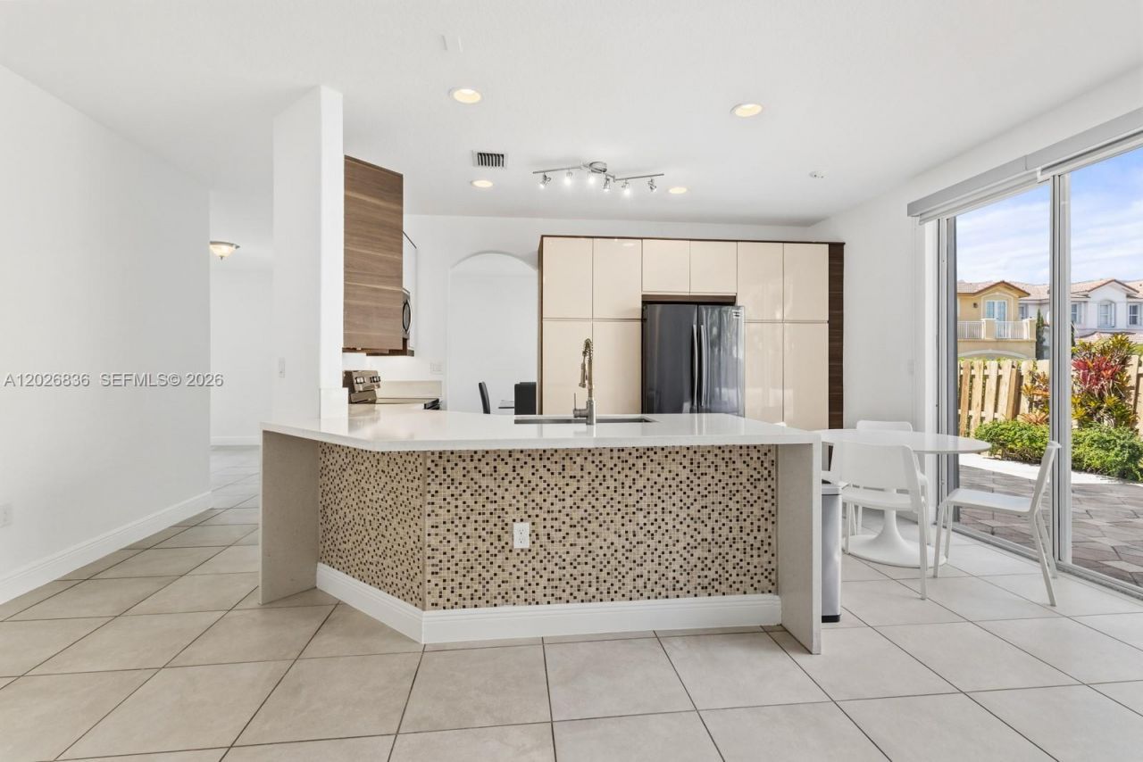 8610 NW 110th Ave , Doral, FL 33178 Photo