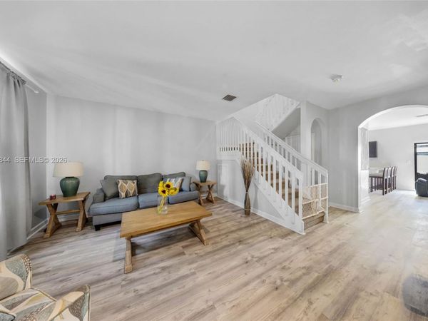 9381 W 33rd Ln , Hialeah, FL 33018