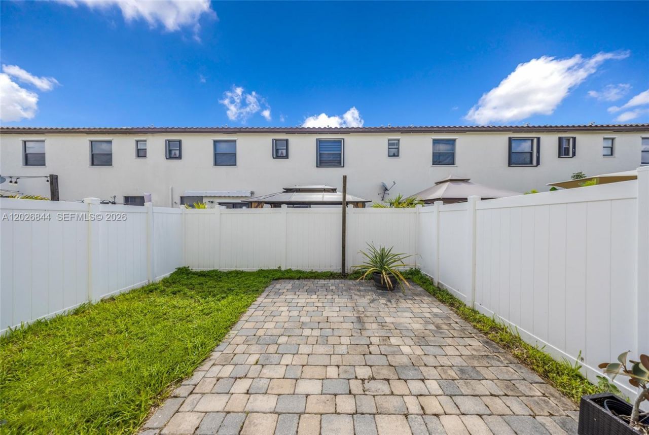9381 W 33rd Ln , Hialeah, FL 33018 Photo