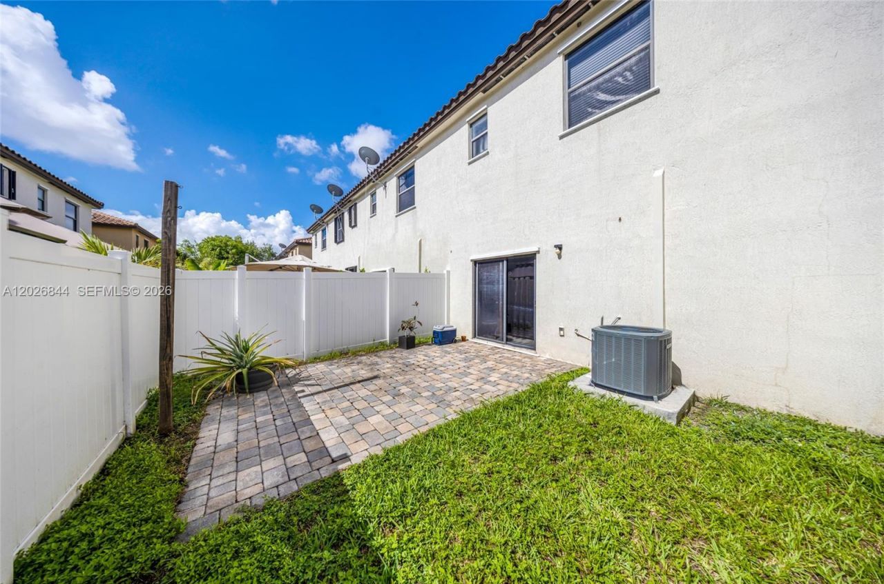 9381 W 33rd Ln , Hialeah, FL 33018 Photo
