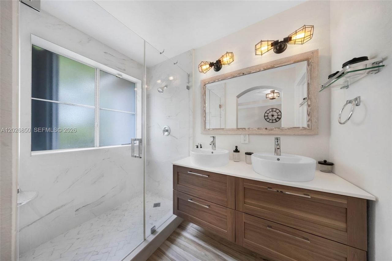 8942 W Flagler St, Unit 3, Miami, FL 33174 Photo