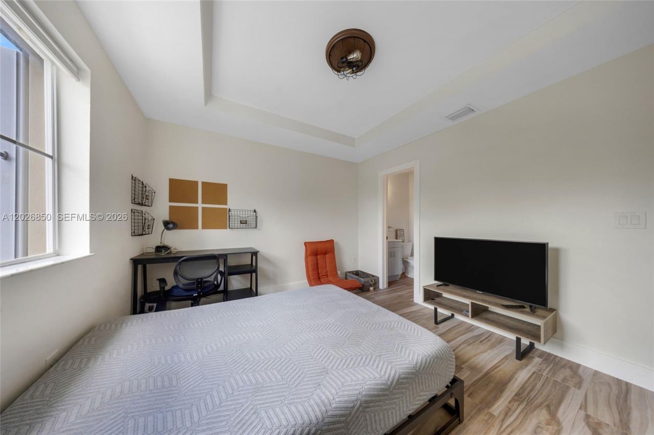 8942 W Flagler St, Unit 3, Miami, FL 33174 Photo