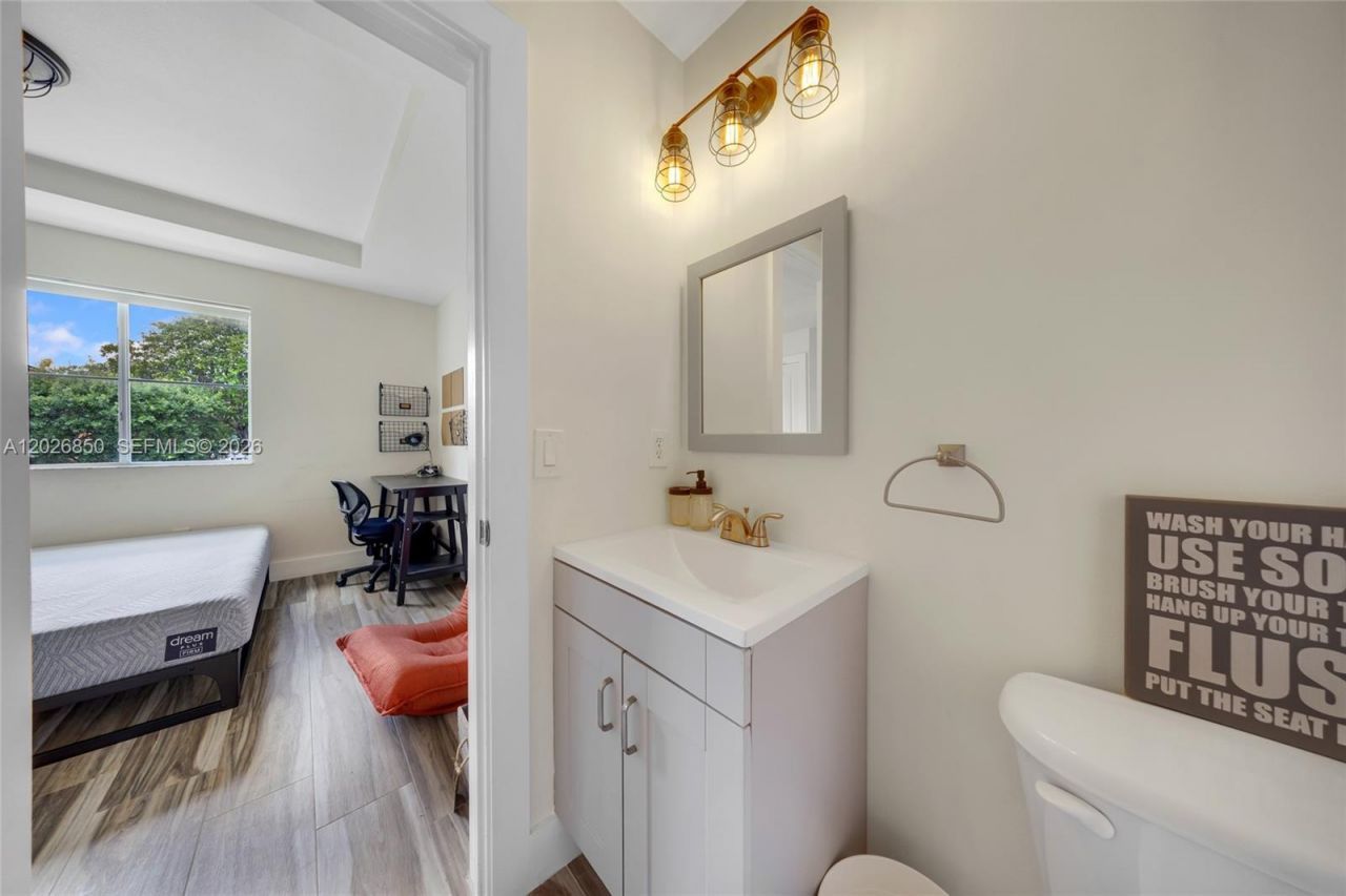 8942 W Flagler St, Unit 3, Miami, FL 33174 Photo