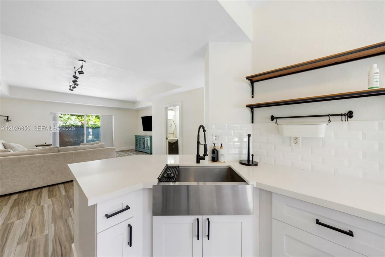 8942 W Flagler St, Unit 3, Miami, FL 33174 Photo