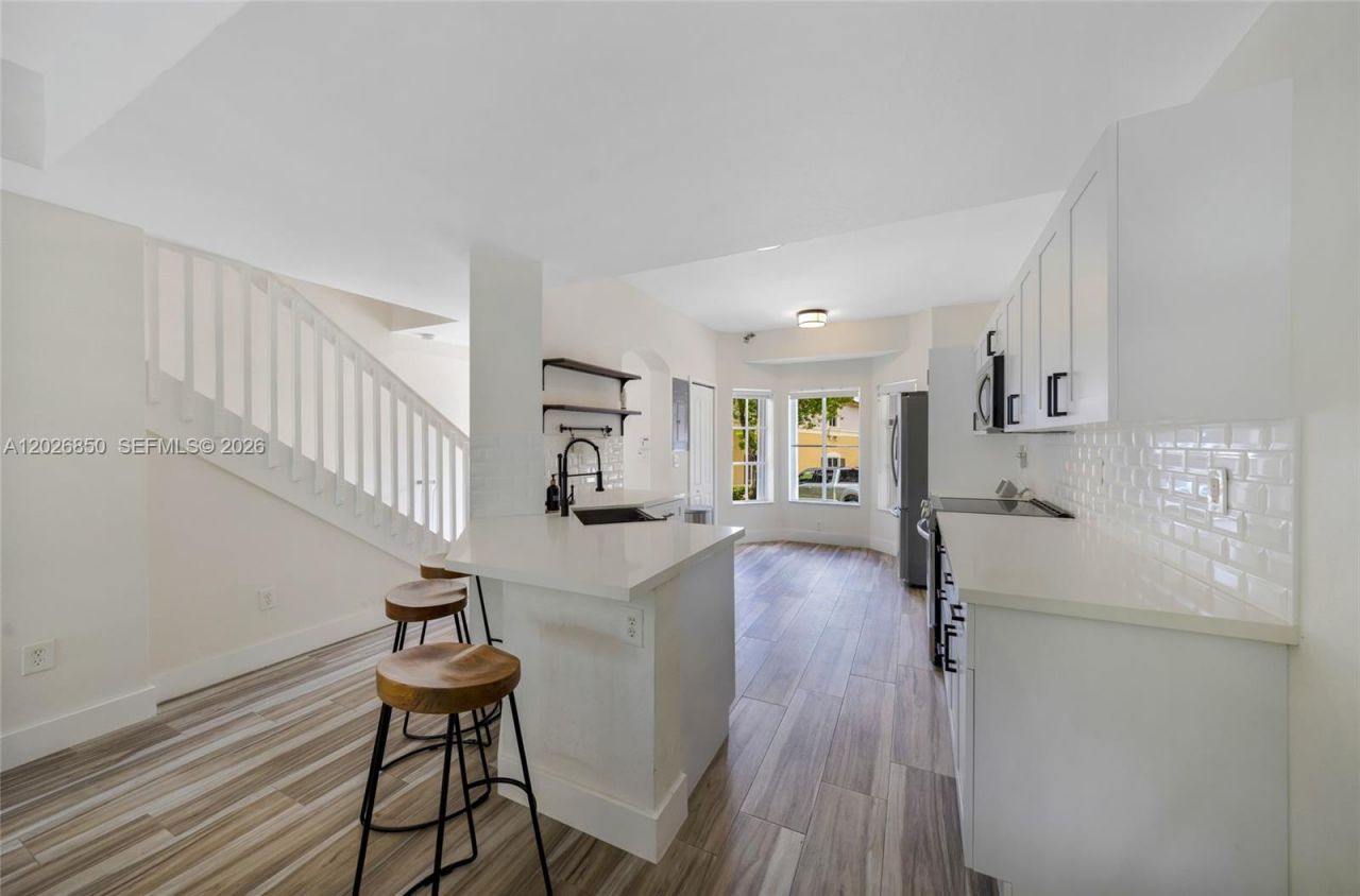 8942 W Flagler St, Unit 3, Miami, FL 33174 Photo