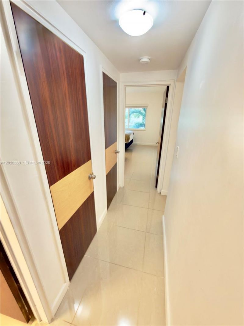 1043 94th St , Unit 4, Bay Harbor Islands, FL 33154 Photo