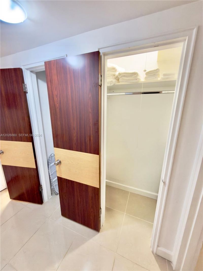 1043 94th St , Unit 4, Bay Harbor Islands, FL 33154 Photo