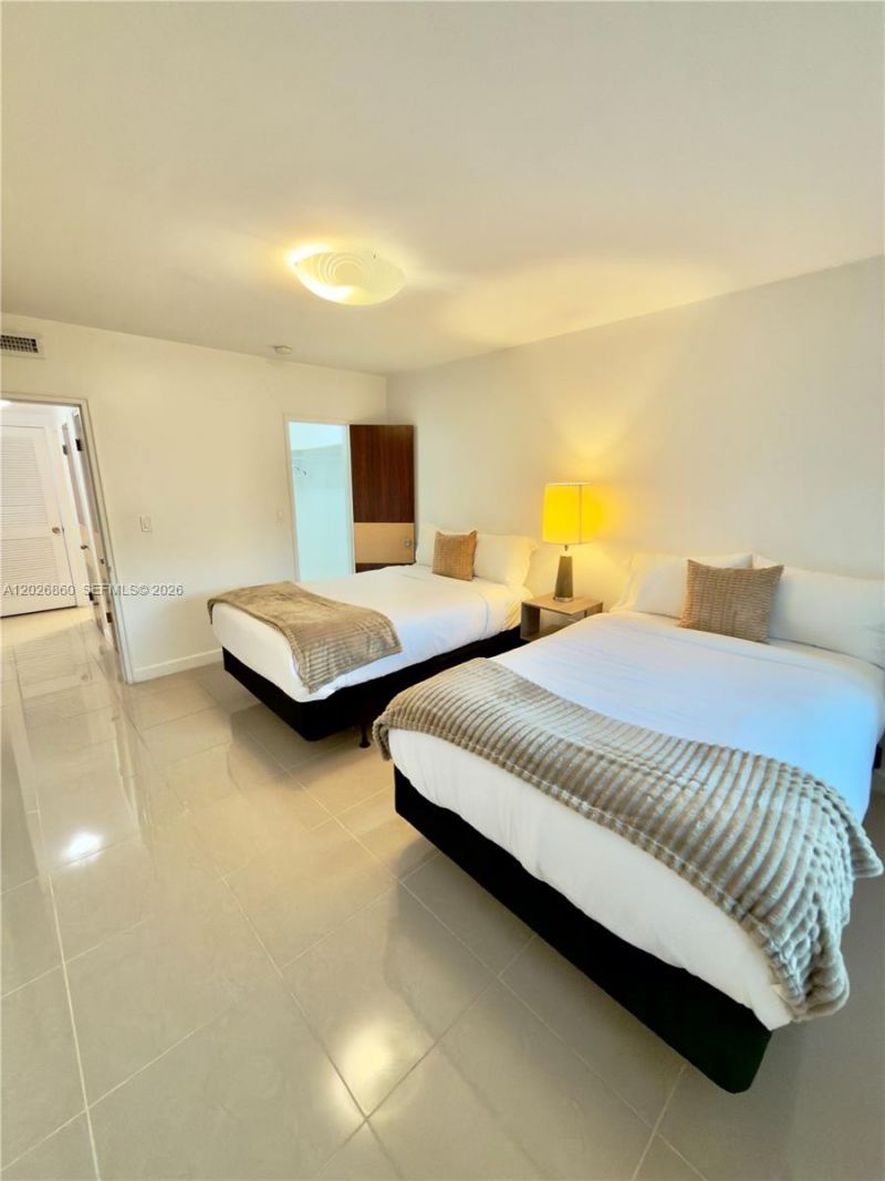 1043 94th St , Unit 4, Bay Harbor Islands, FL 33154 Photo